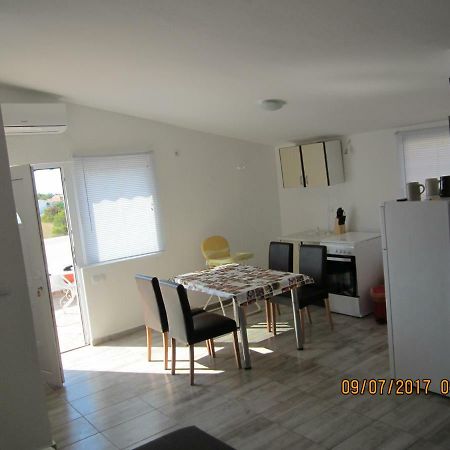 Apartment Nena วีร์ ภายนอก รูปภาพ