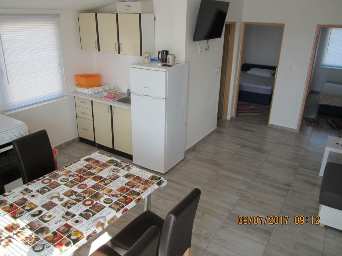Apartment Nena วีร์ ภายนอก รูปภาพ