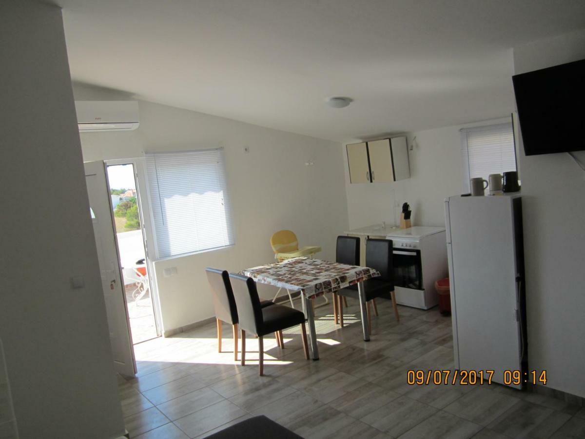 Apartment Nena วีร์ ภายนอก รูปภาพ